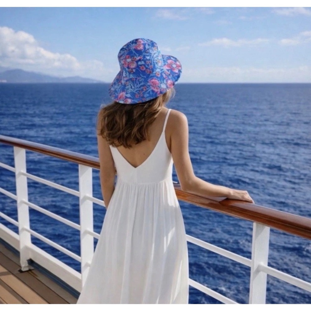 Lilly Pulitzer Bahamian Rhapsody Reversible Bucket Sun Hat 50+ One Size Vacation